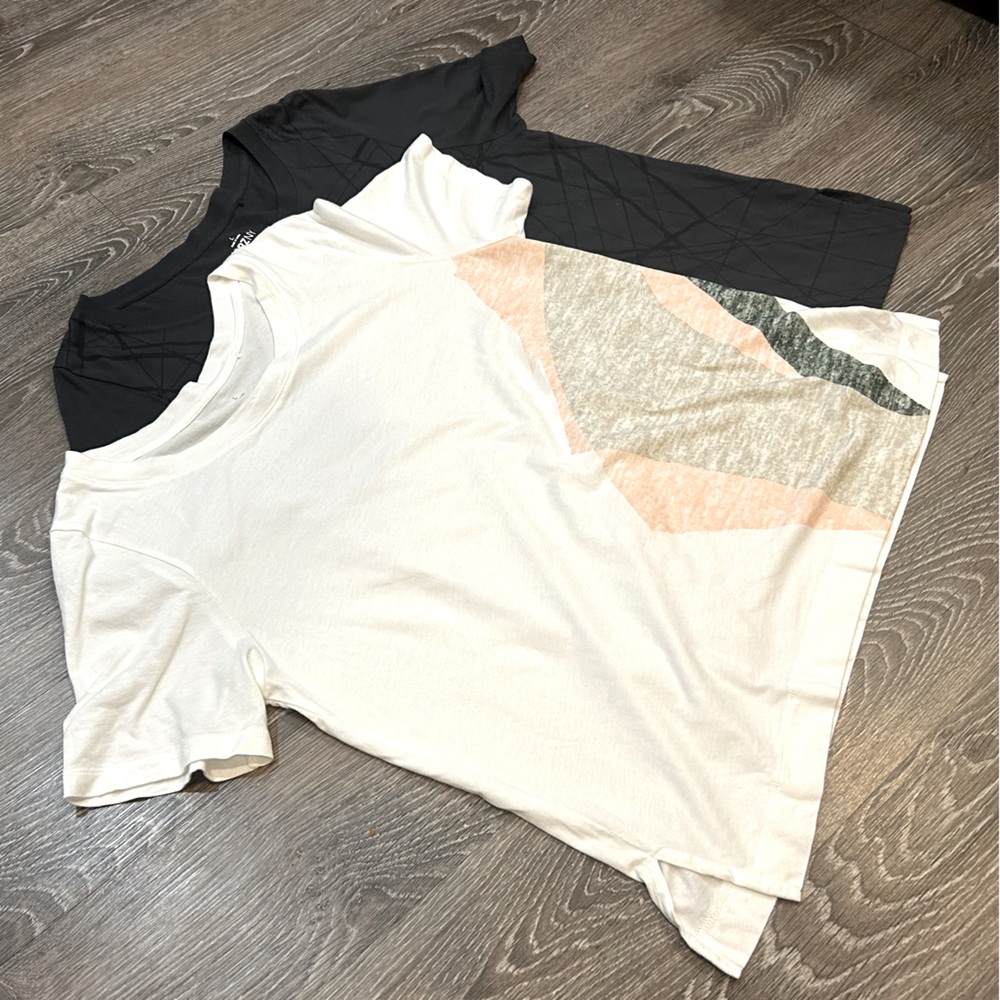 Set of 2 UNIQLO SPRZ t-shirts